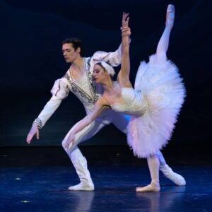 swan lake victorian state ballet geelong arts centre
